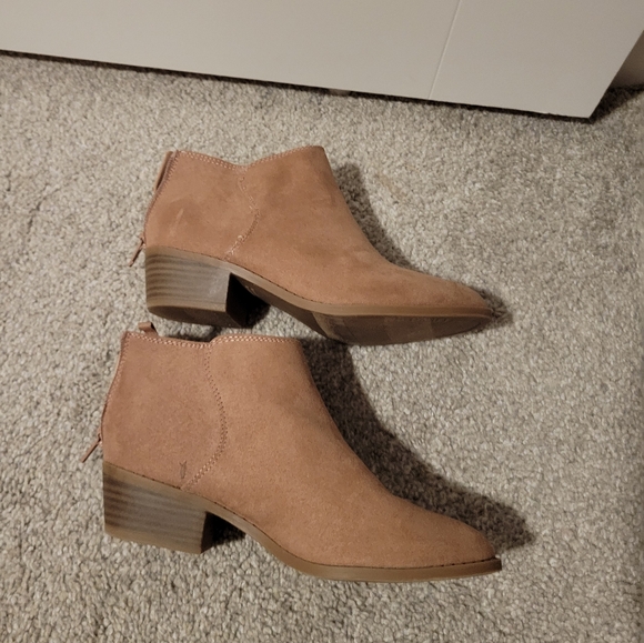 Booties - Picture 4 of 8